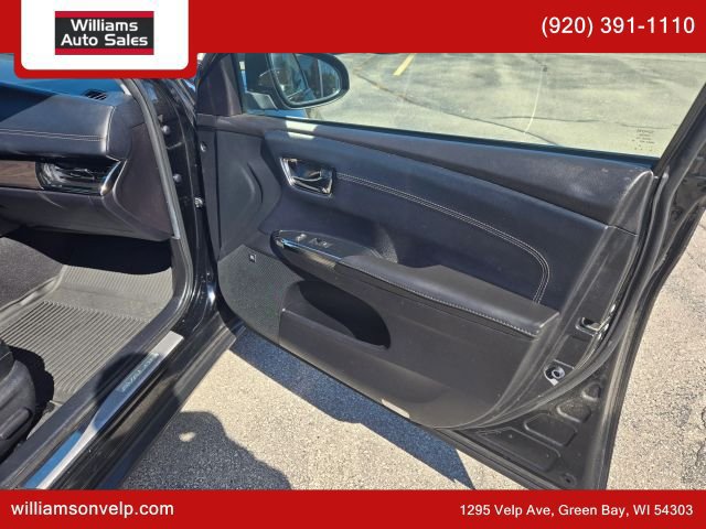 Used 2016 Toyota Avalon Limited w/ Toyota Safety Sense Package FWD image 16