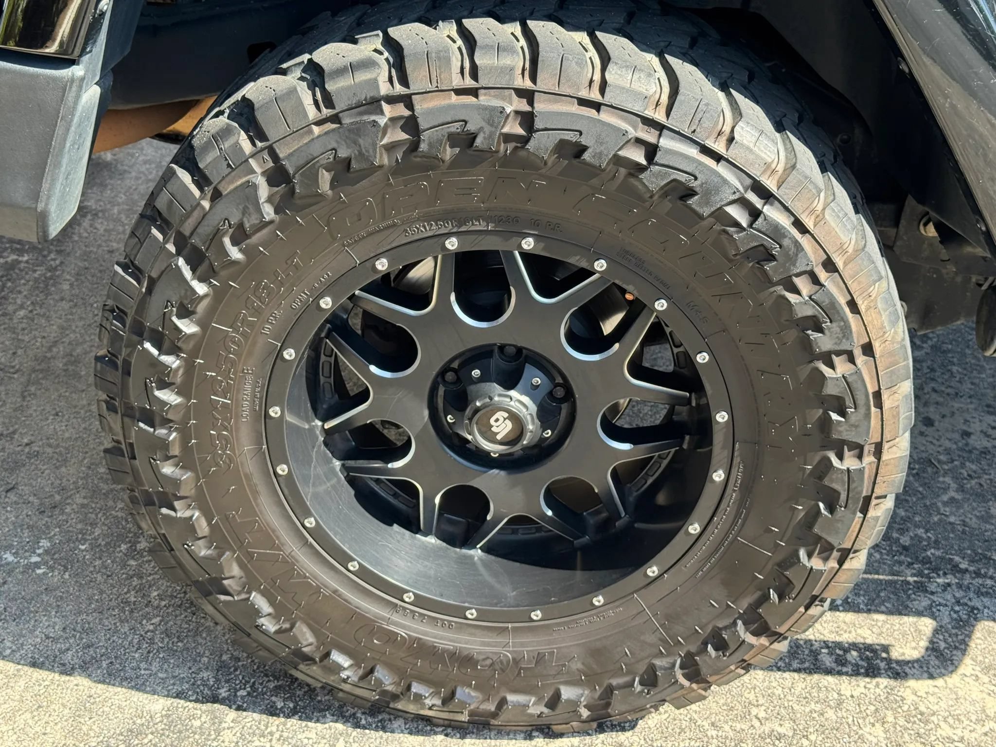 Used 2015 Jeep Wrangler Unlimited Sahara w/ Connectivity Group AWD/4WD image 32