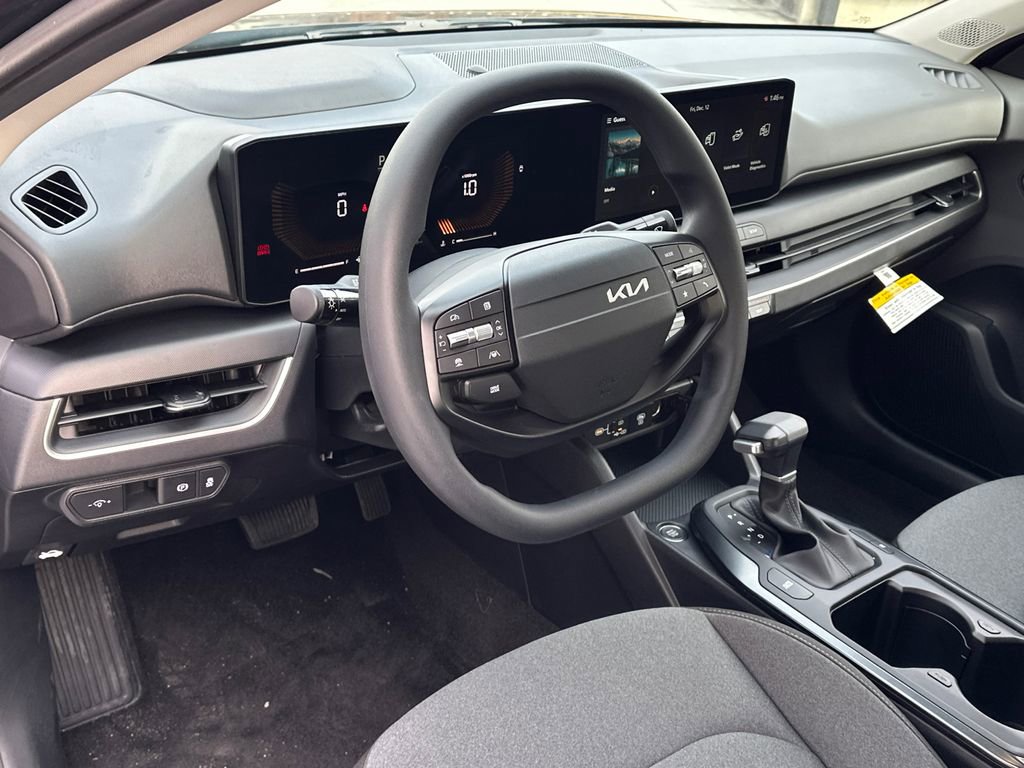 New 2025 Kia K4 LXS image 17