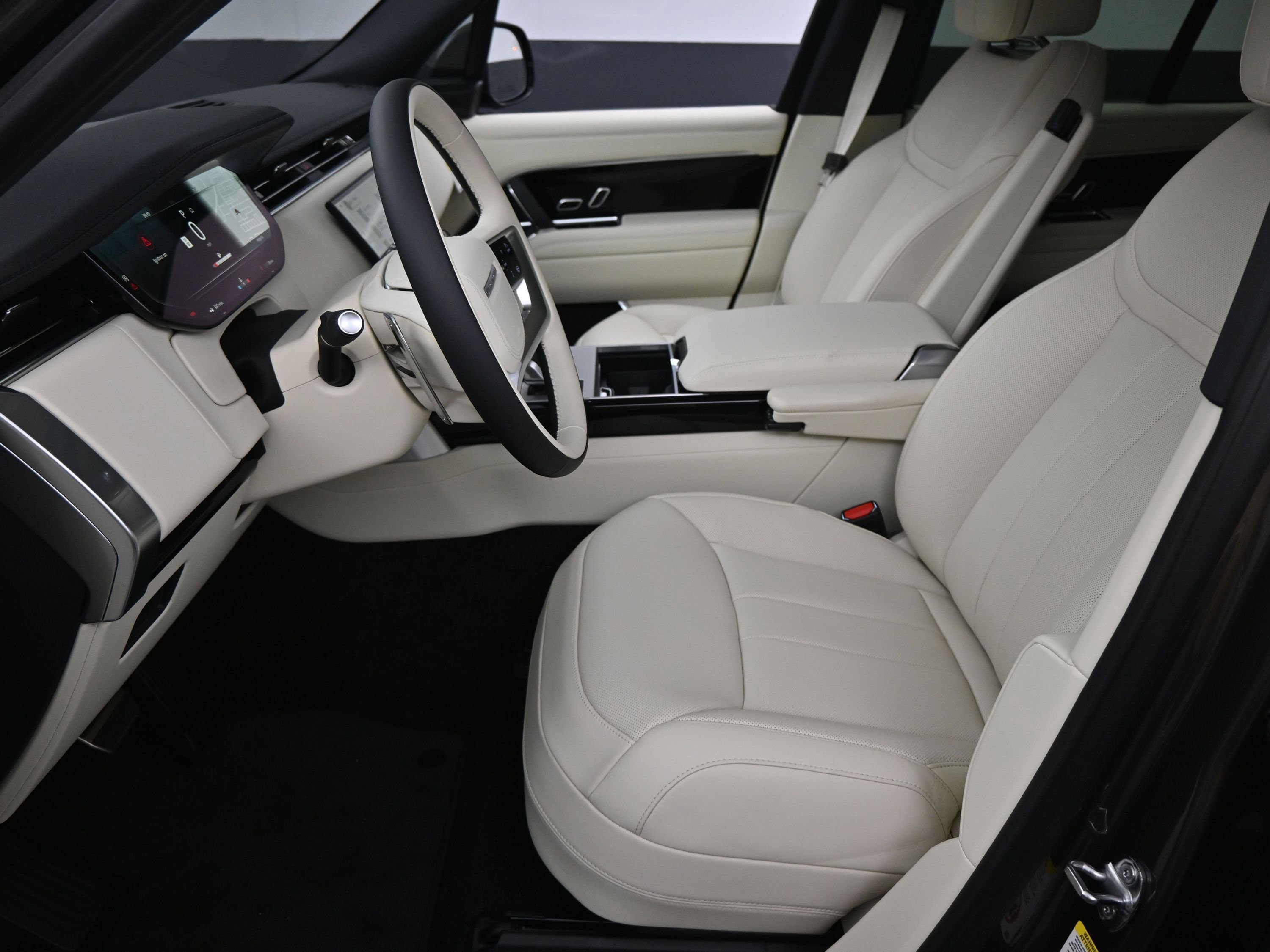 New 2025 Land Rover Range Rover SE image 5