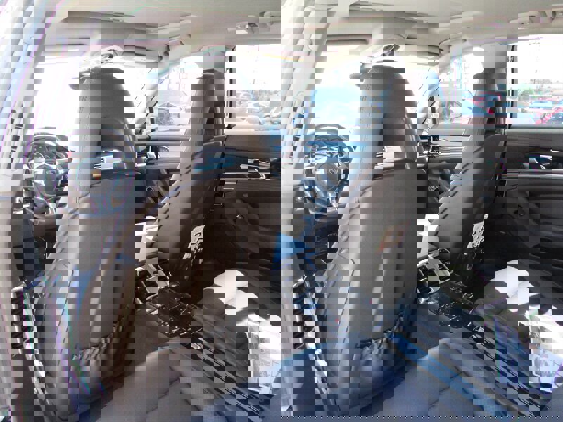 Used 2016 Porsche Panamera Edition w/ Premium Package Plus RWD image 23