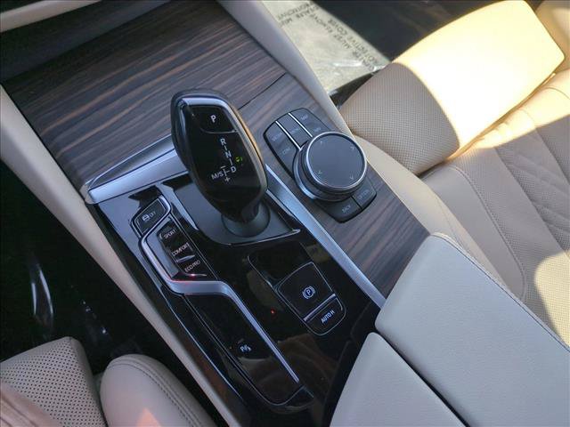 Used 2023 BMW 530i w/ Convenience Package RWD image 12
