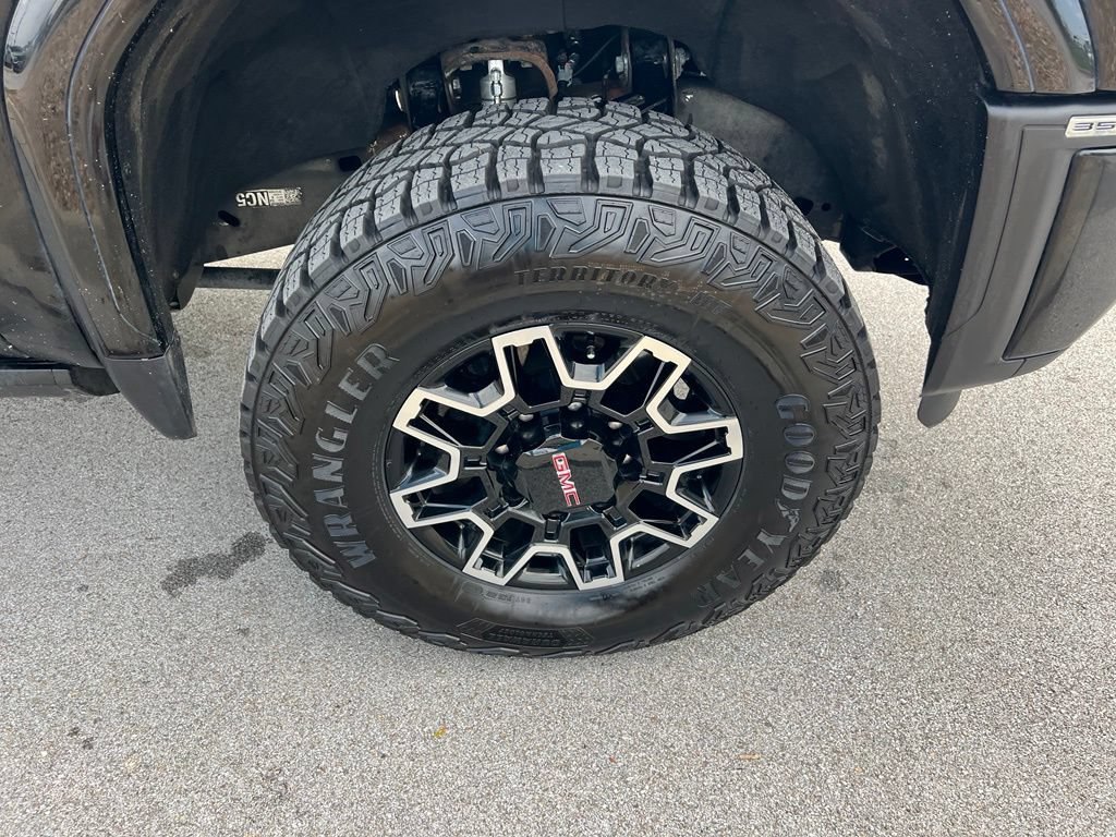 Used 2024 GMC Sierra 3500 AT4 w/ AT4 Premium Plus Package AWD/4WD image 11