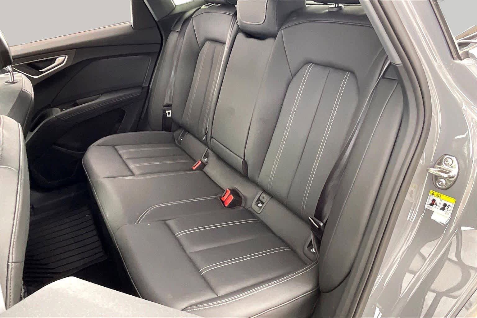 Used 2024 Audi Q4 e-tron Prestige AWD/4WD image 20