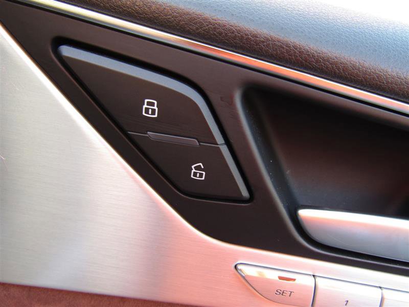 Used 2014 Audi A8 3.0T w/ Premium Package image 39