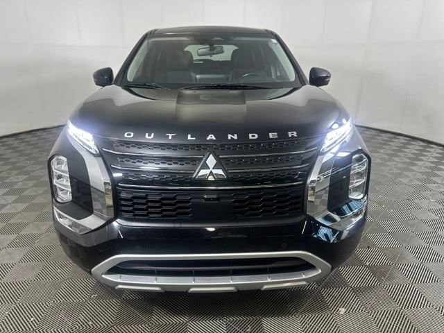 Used 2022 Mitsubishi Outlander SE image 8