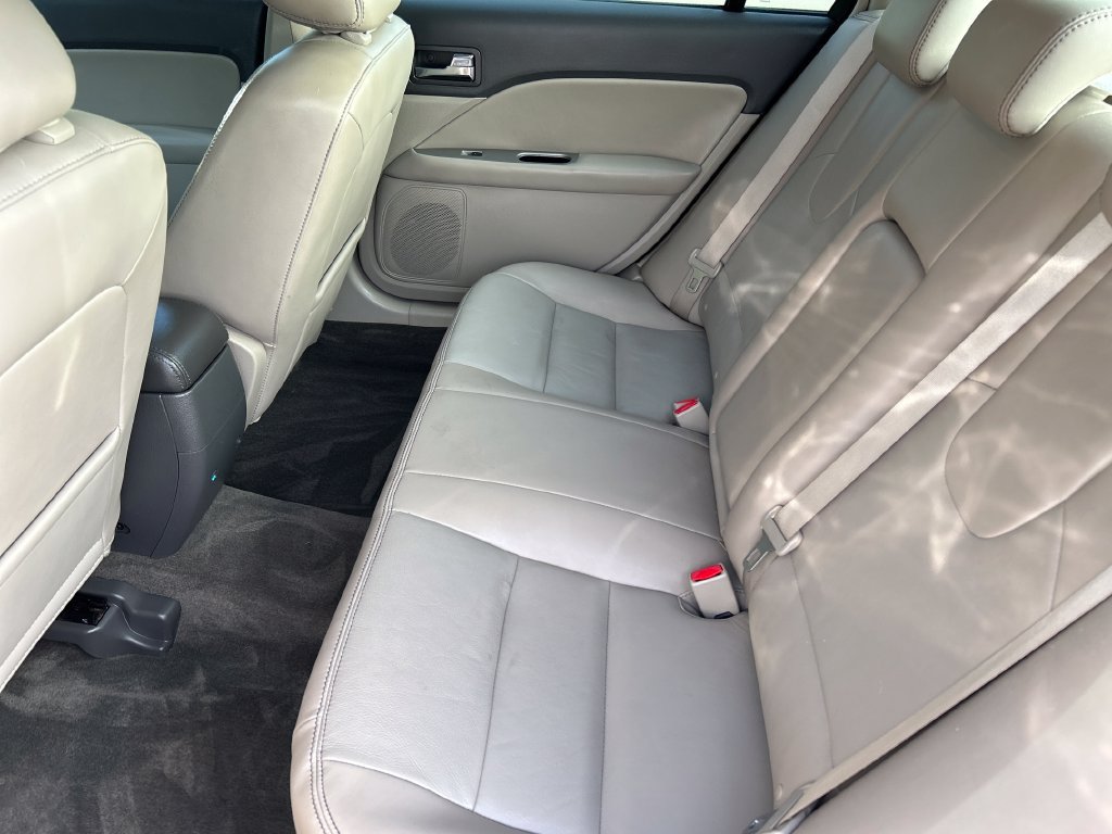 Used 2010 Ford Fusion SEL FWD image 12