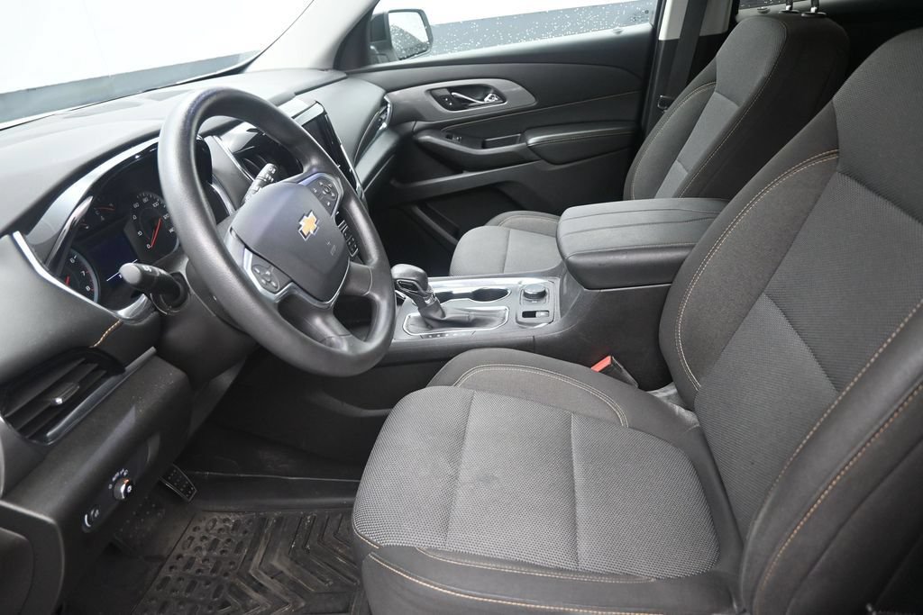 Used 2021 Chevrolet Traverse LS FWD image 12