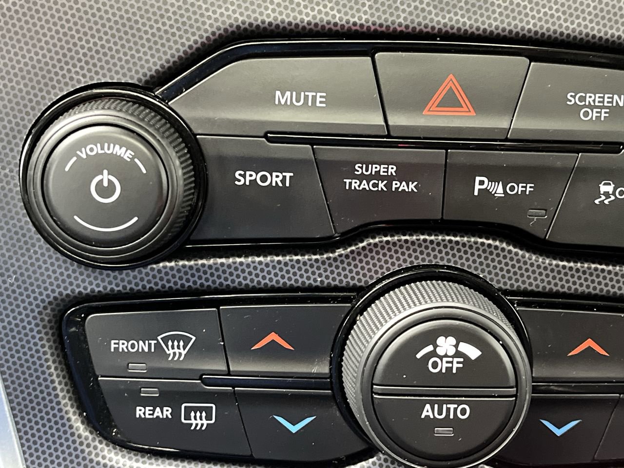 Used 2018 Dodge Challenger R/T Plus RWD image 17