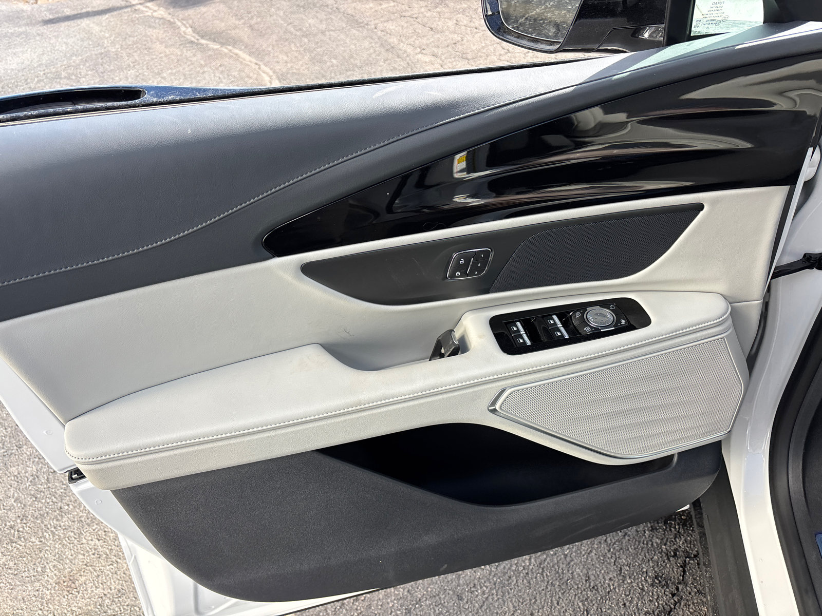 New 2026 Lincoln Nautilus Premier w/ Jet Appearance Package AWD/4WD image 11