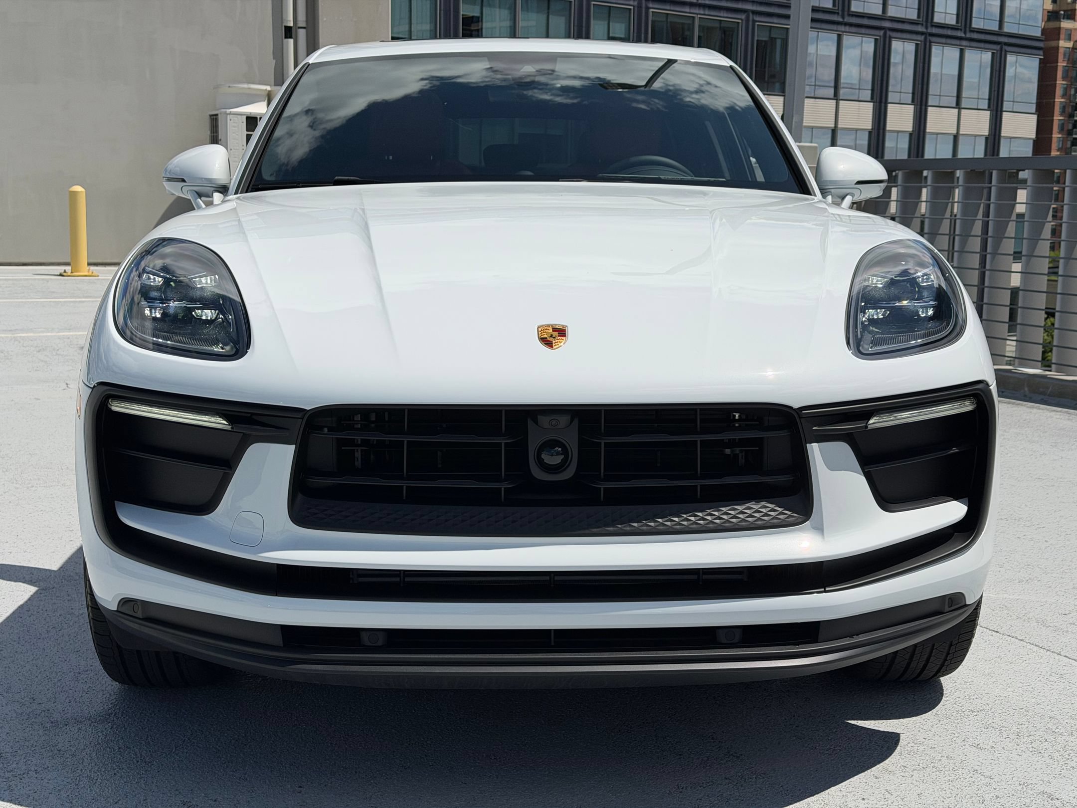 Used 2026 Porsche Macan AWD/4WD image 10