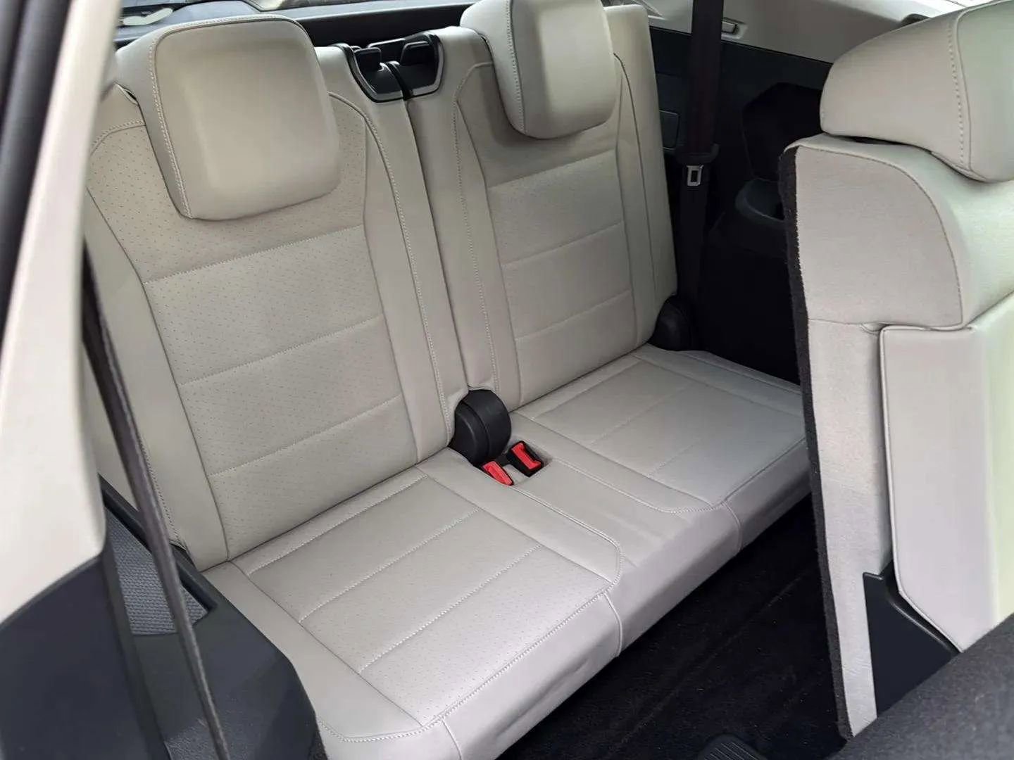 Used 2021 Volkswagen Tiguan SEL image 19