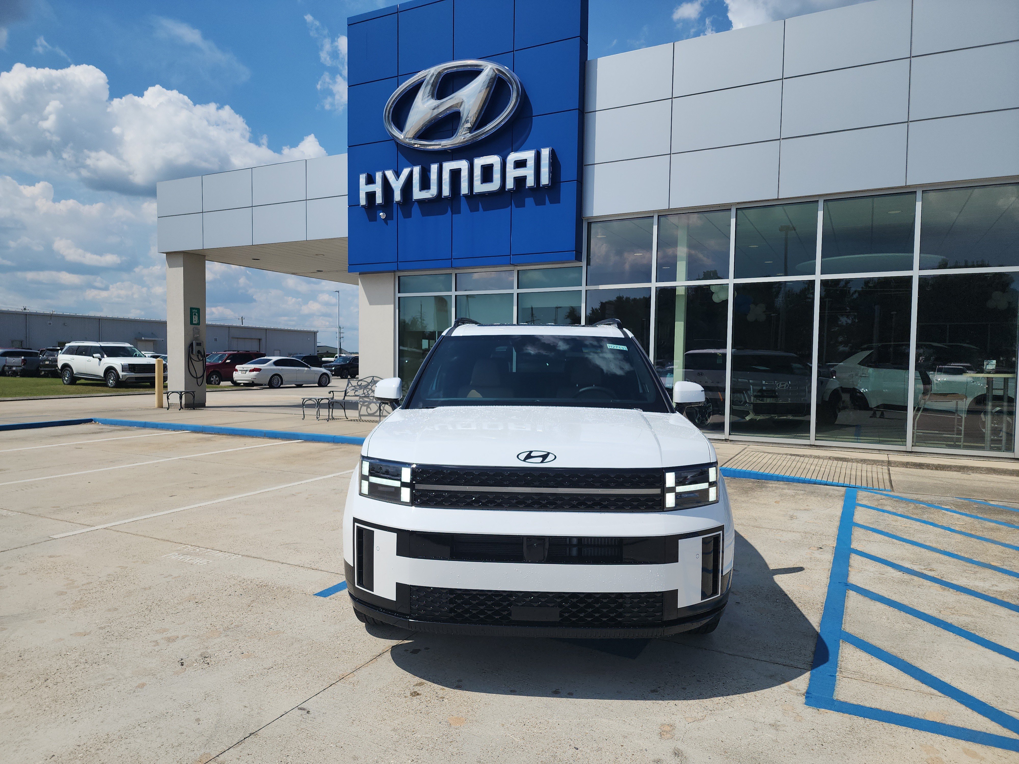 New 2027 Hyundai Santa Fe Calligraphy FWD image 2