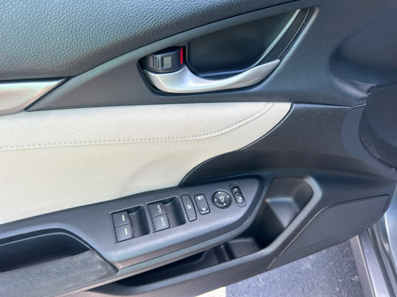 Used 2019 Honda Civic EX image 14