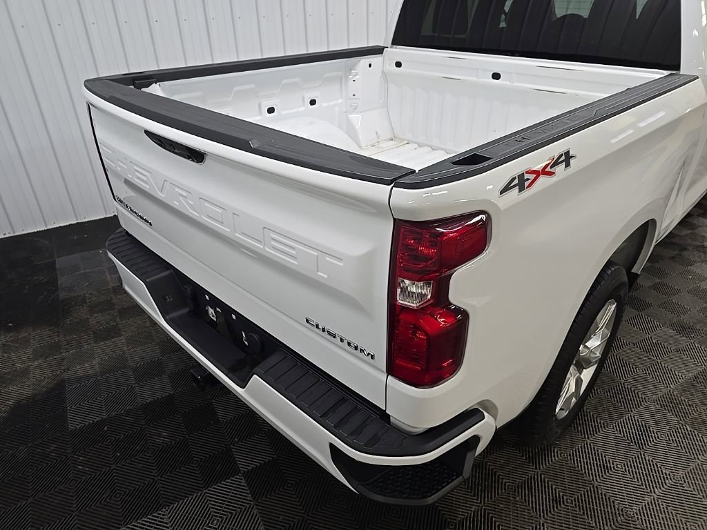 Used 2024 Chevrolet Silverado 1500 Custom image 11