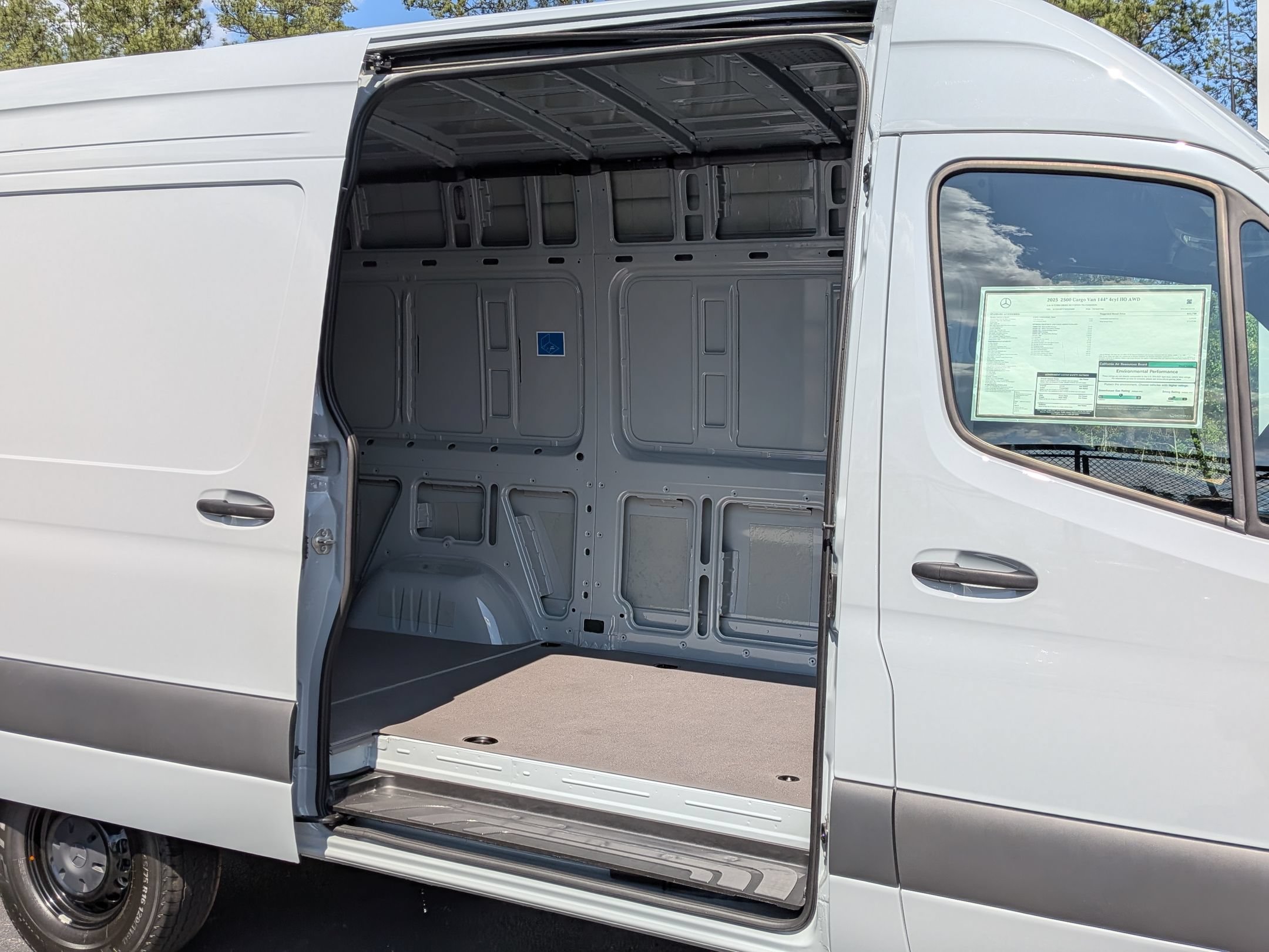 New 2025 Mercedes-Benz Sprinter 2500 image 31