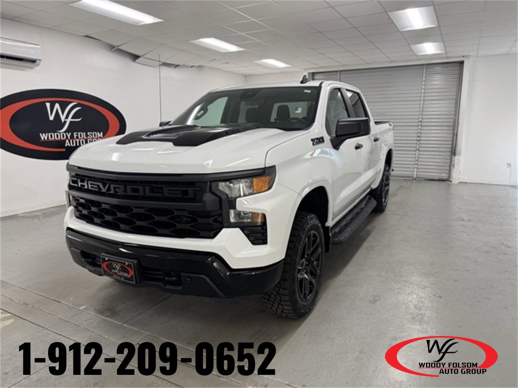 New 2026 Chevrolet Silverado 1500 Custom Trail Boss w/ Dark Appearance Package
