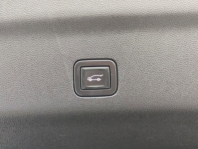 Used 2021 Chevrolet Tahoe Z71 w/ Z71 Signature Package image 37