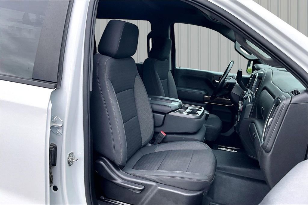 Used 2022 Chevrolet Silverado 1500 LT AWD/4WD image 17