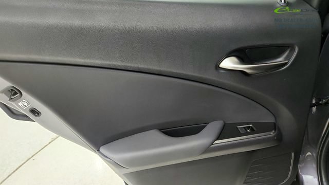 Used 2025 Lexus UX 300h FWD image 46