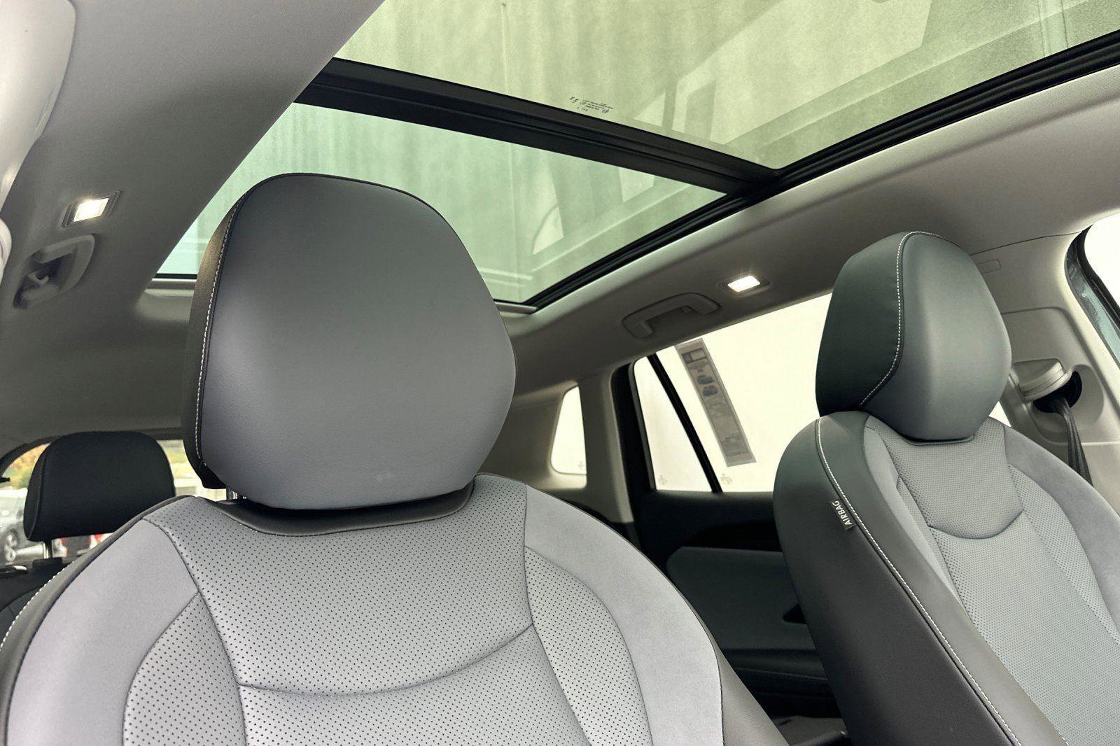 New 2026 Volkswagen Tiguan SE image 16