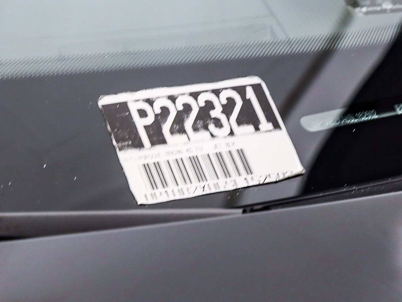 Certified 2025 Porsche Macan 4S Electric AWD/4WD image 30