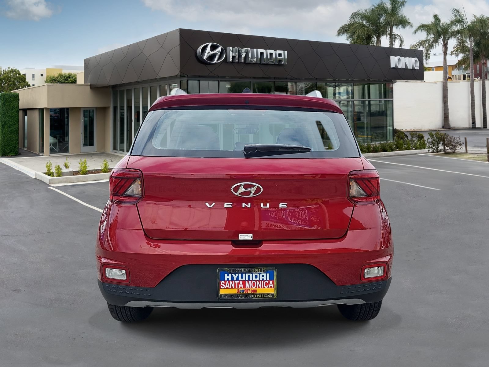 Certified 2025 Hyundai Venue Limited FWD image 4