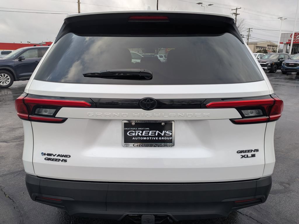 Certified 2024 Toyota Grand Highlander XLE image 6