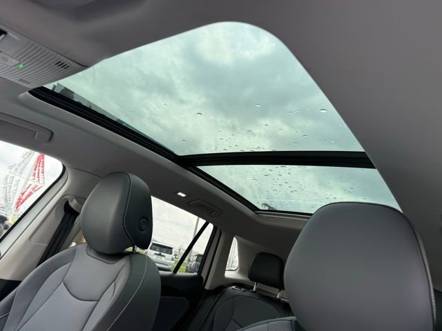 Certified 2025 Volkswagen Tiguan SE w/ Panoramic Sunroof Package AWD/4WD image 15