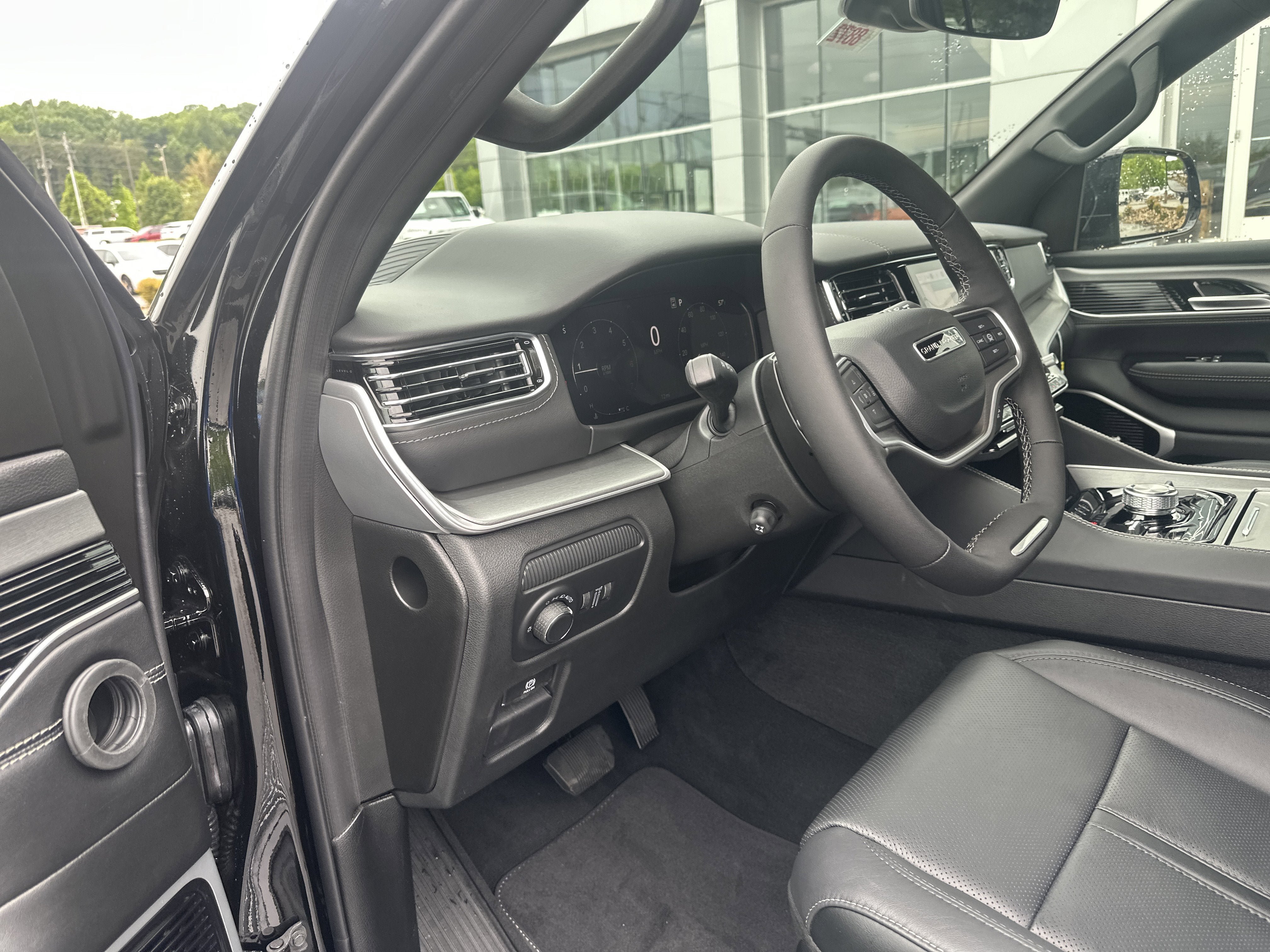 New 2026 Jeep Grand Wagoneer L Limited AWD/4WD image 15