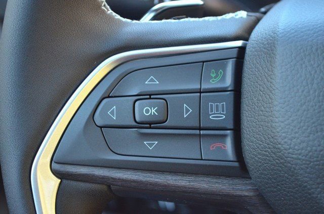 New 2025 Jeep Grand Cherokee Limited w/ Black Appearance Package image 17