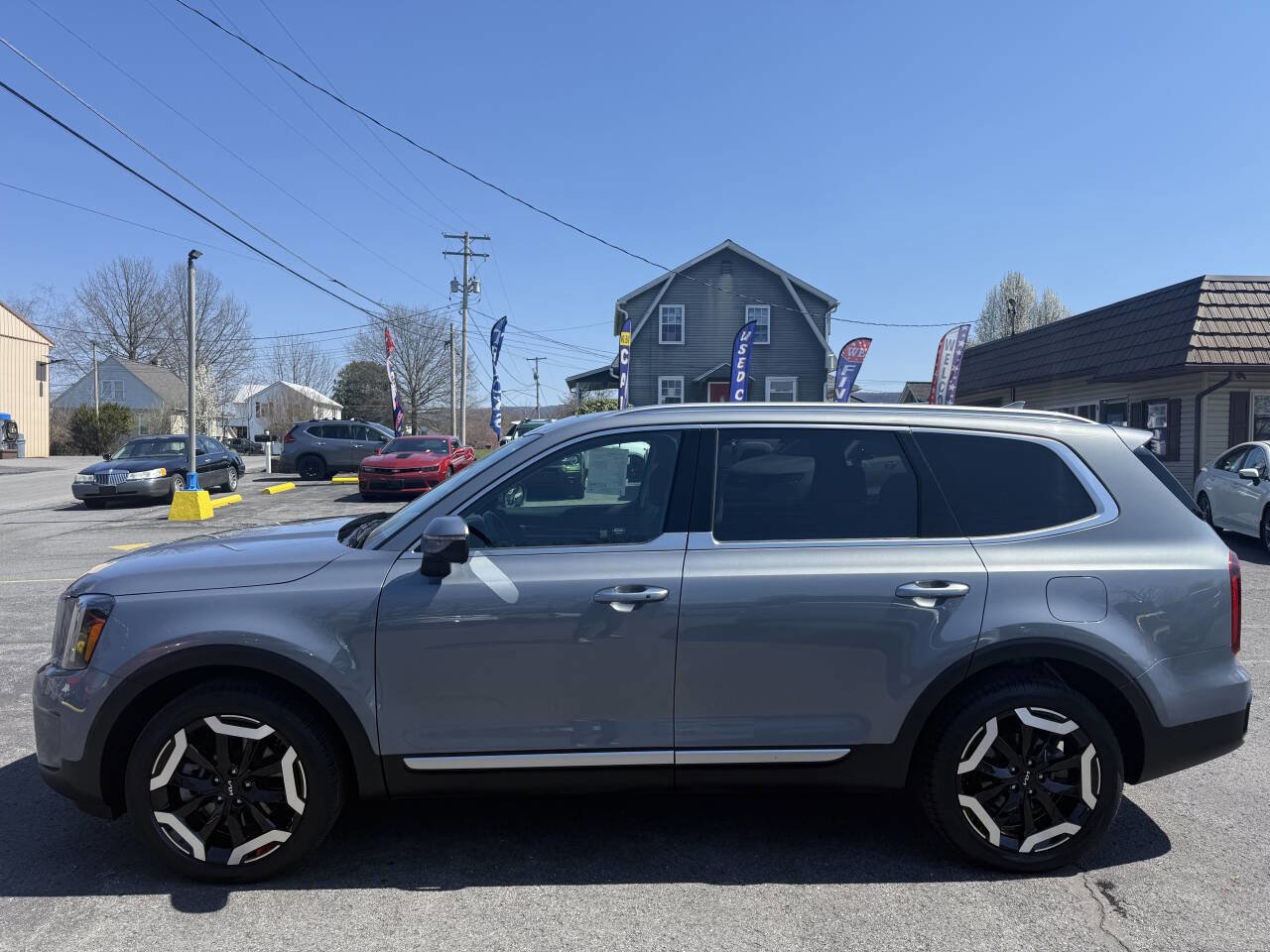 Used 2025 Kia Telluride S image 1