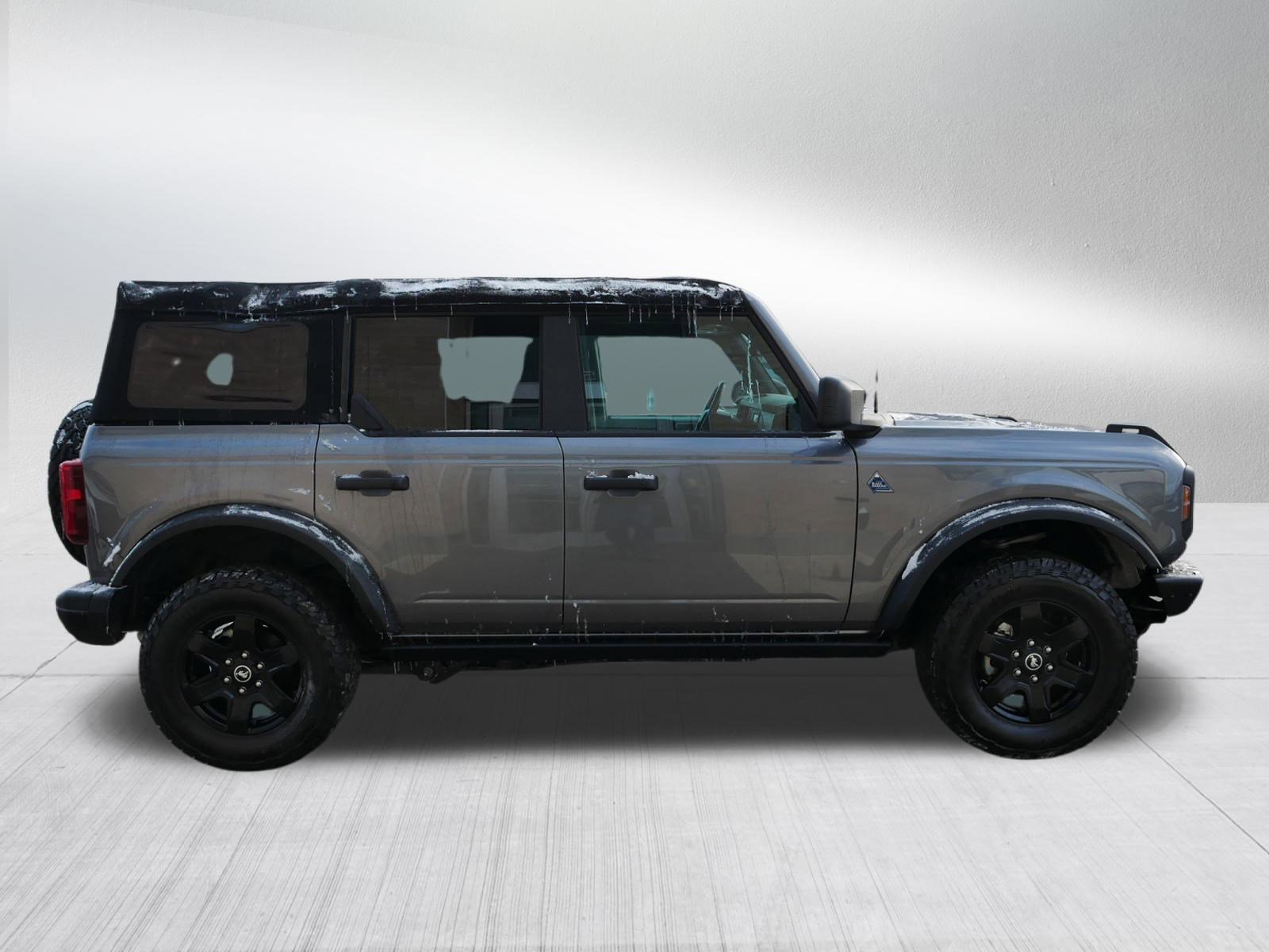 Used 2023 Ford Bronco Black Diamond image 8