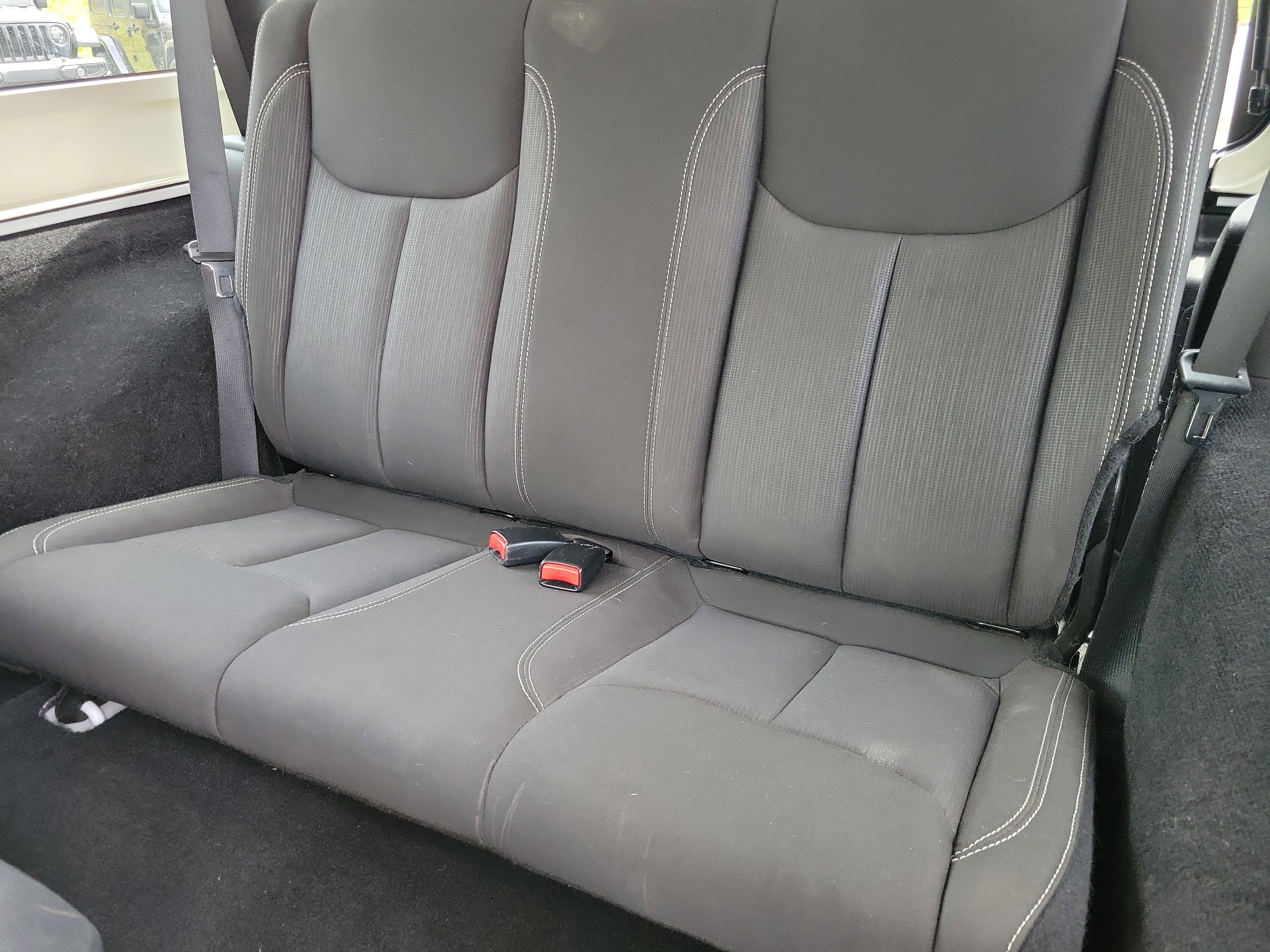 Used 2016 Jeep Wrangler Sahara w/ Connectivity Group image 6