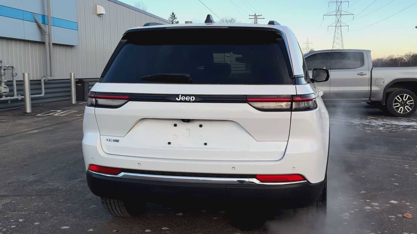 Used 2022 Jeep Grand Cherokee Limited 4xe image 3