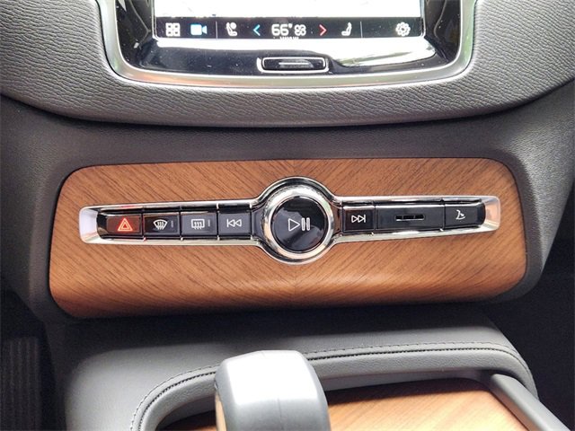 Used 2025 Volvo XC90 T8 Plus w/ Protection Package Premier image 22