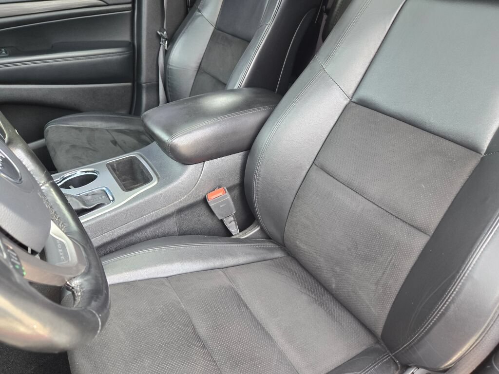 Used 2021 Jeep Grand Cherokee Laredo X AWD/4WD image 26