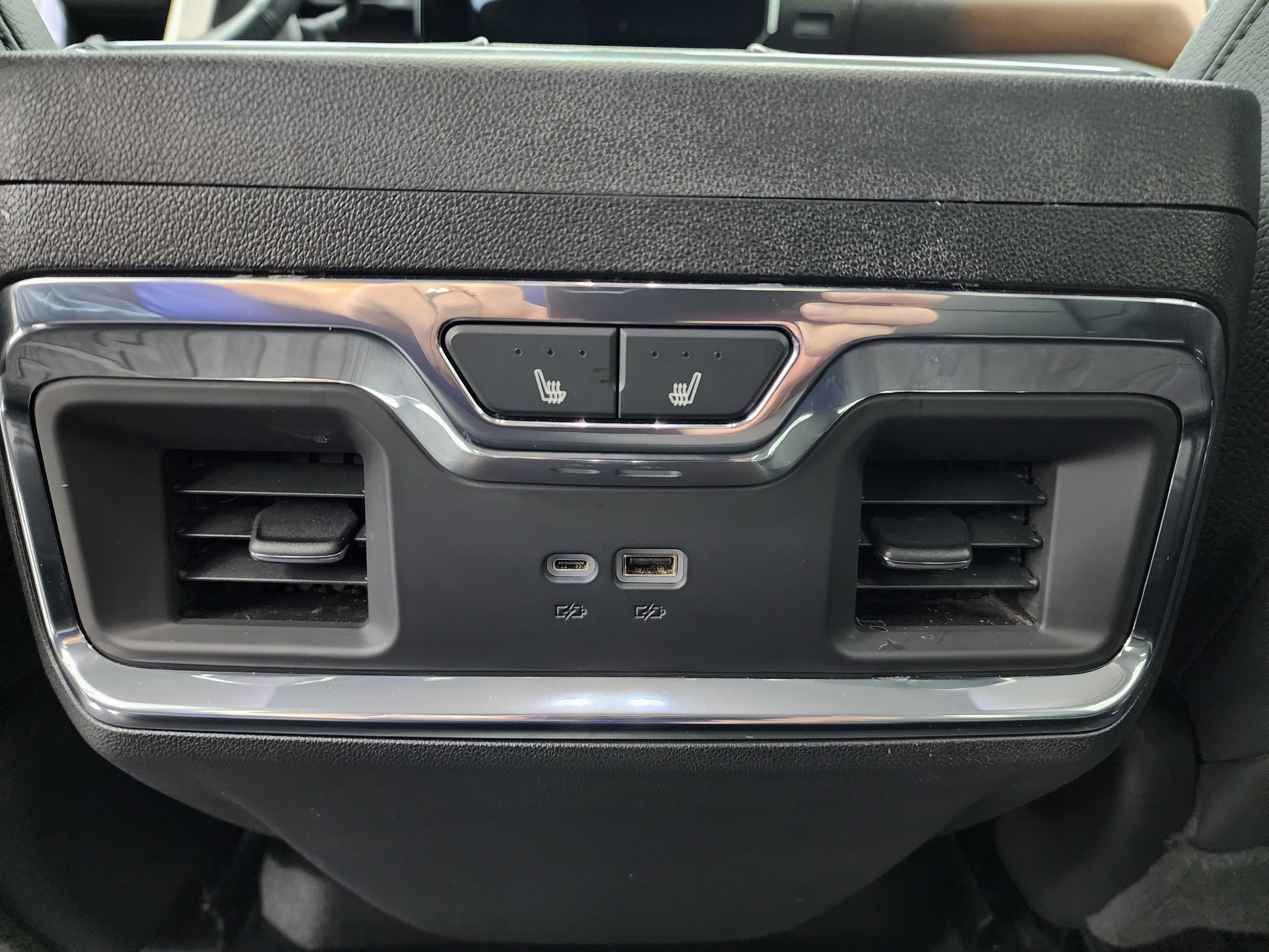 Used 2024 GMC Sierra 2500 Denali w/ Denali Reserve Package image 45