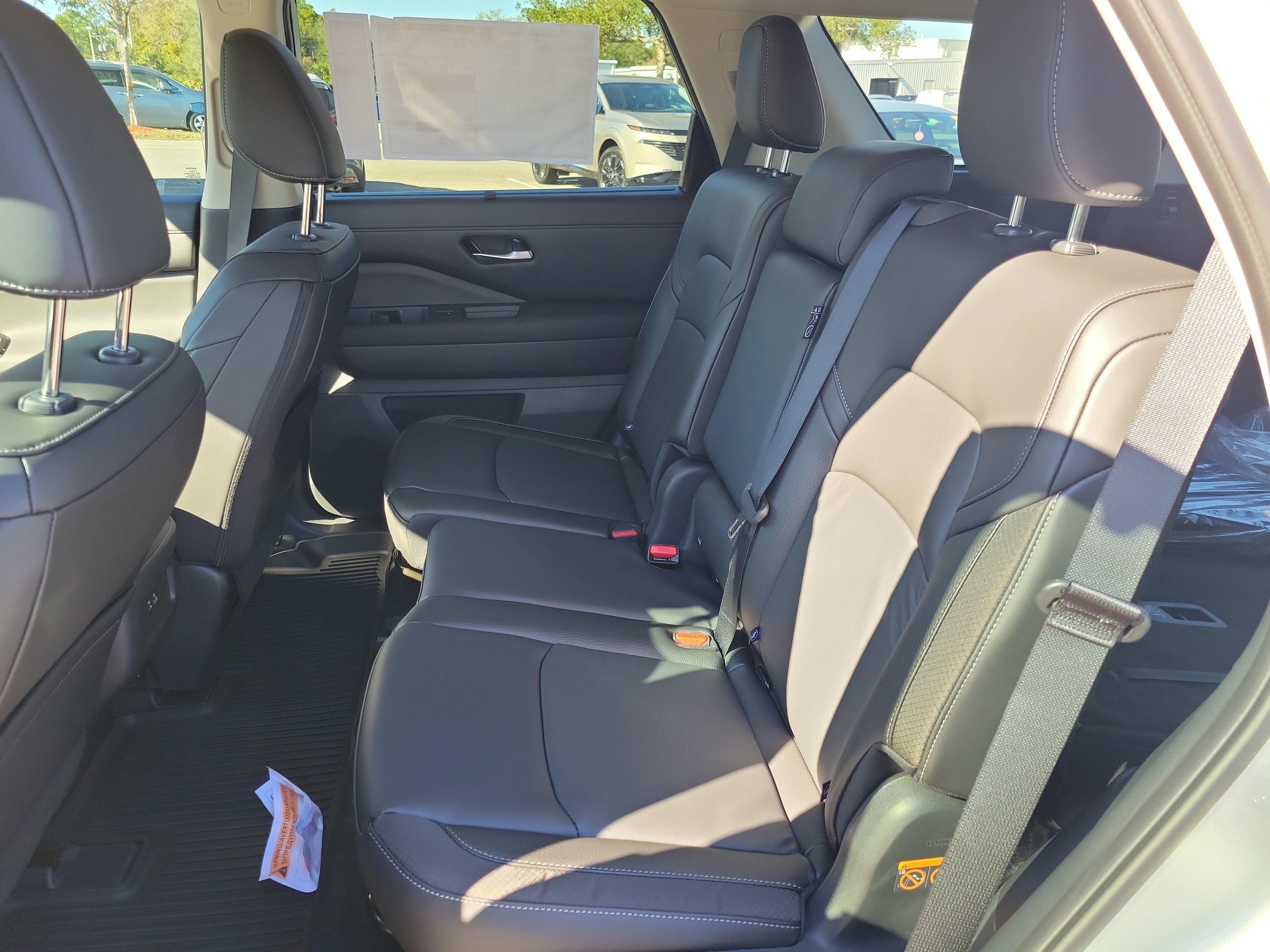 New 2025 Nissan Pathfinder SL image 11