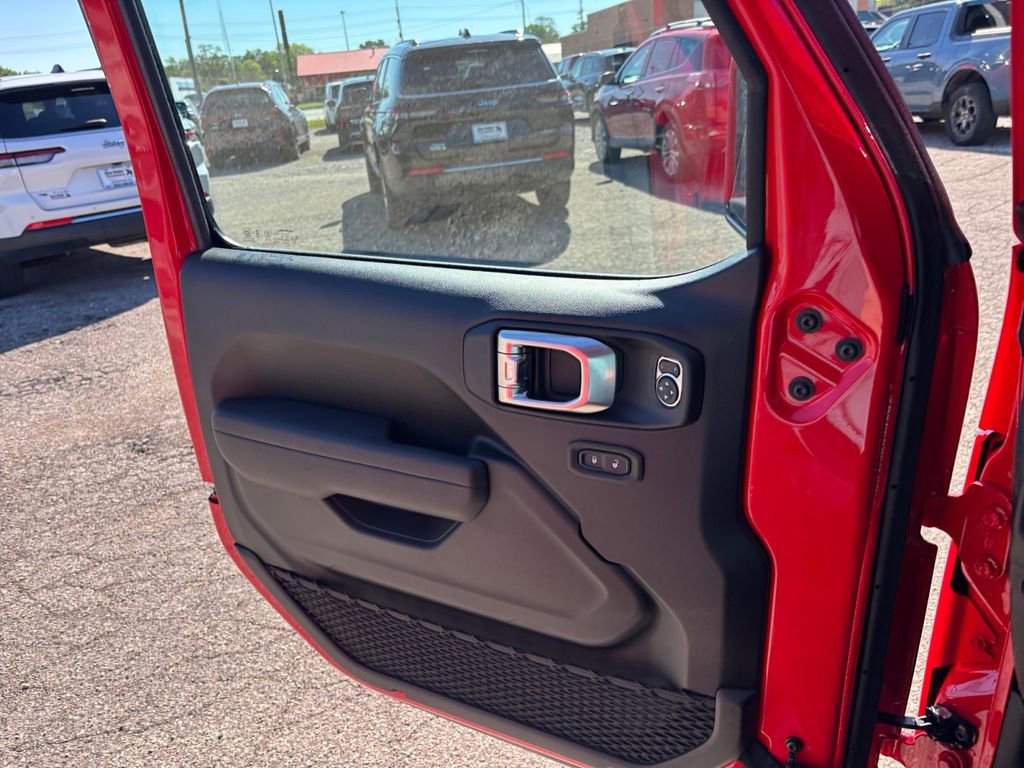 Used 2026 Jeep Wrangler Unlimited Sport w/ Dual Top Group AWD/4WD image 14