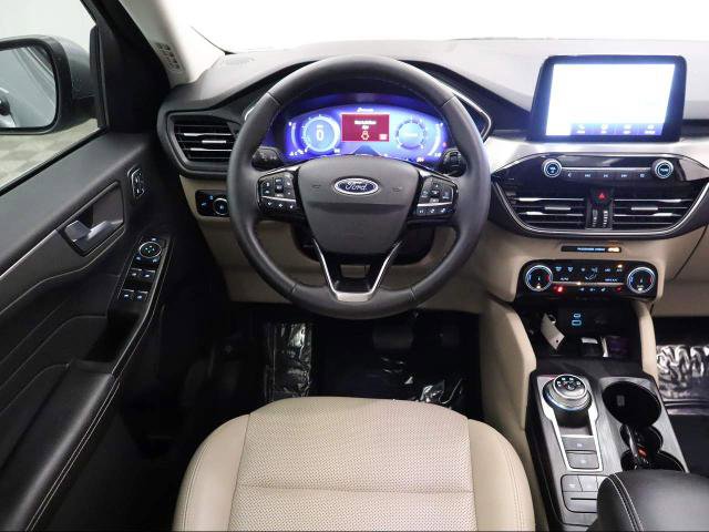 Certified 2022 Ford Escape Titanium w/ Class II Trailer Tow Package image 31