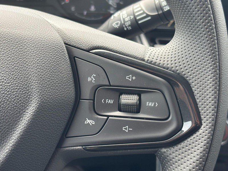 New 2026 Chevrolet Trax LS w/ LS Convenience Package FWD image 13