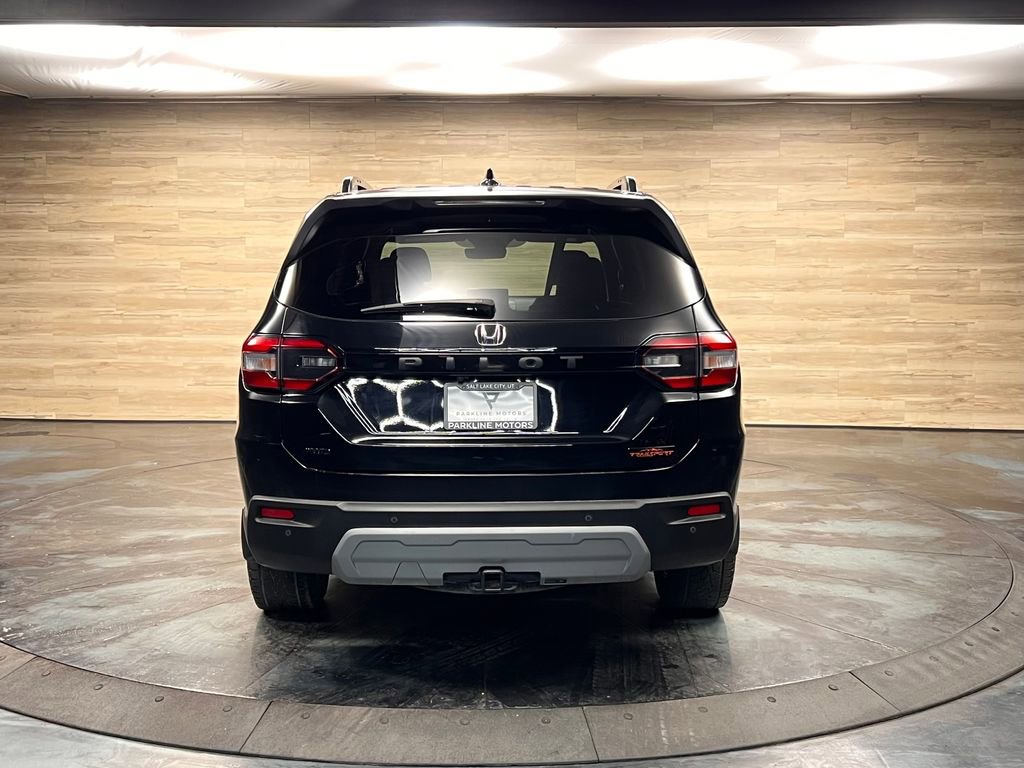 Used 2025 Honda Pilot TrailSport image 25