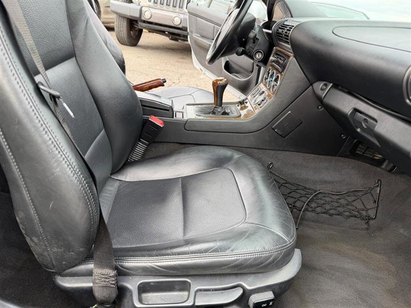 Used 2000 BMW Z3 2.5i RWD image 15
