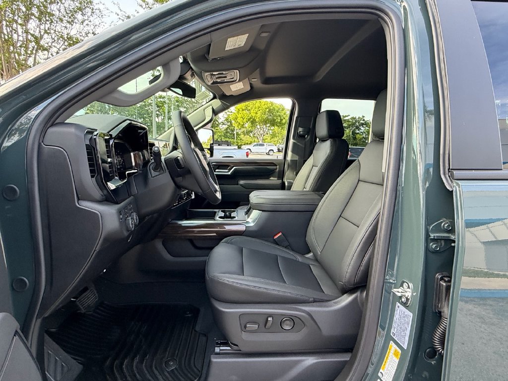New 2026 Chevrolet Silverado 2500 LT w/ All Star Edition AWD/4WD image 9