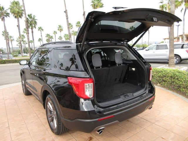 Certified 2022 Ford Explorer XLT w/ Equipment Group 202A image 26