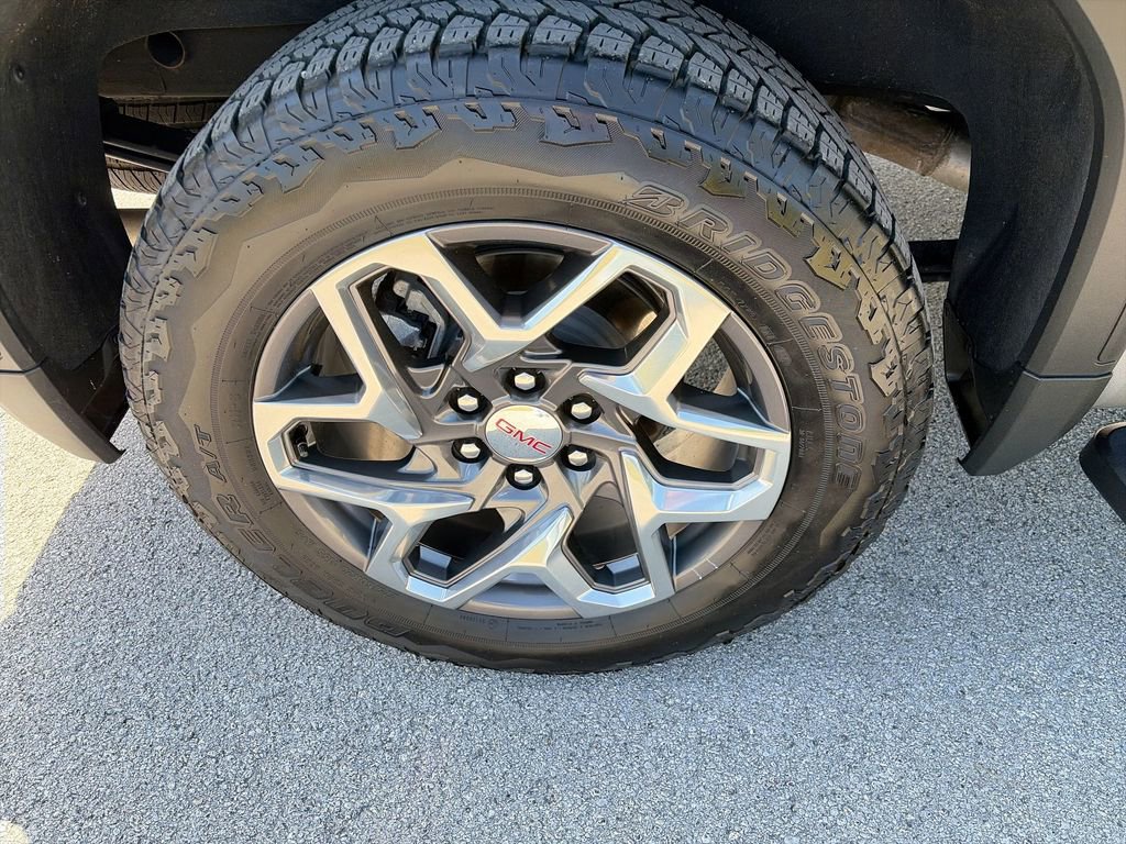 Used 2024 GMC Sierra 1500 SLT w/ SLT Premium Plus Package AWD/4WD image 39