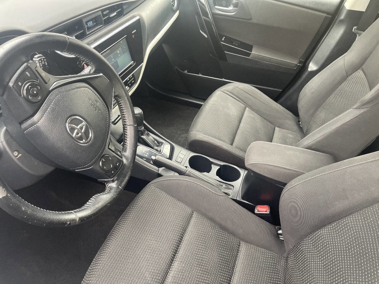 Used 2017 Toyota Corolla iM w/ All-Weather Mat Package FWD image 4