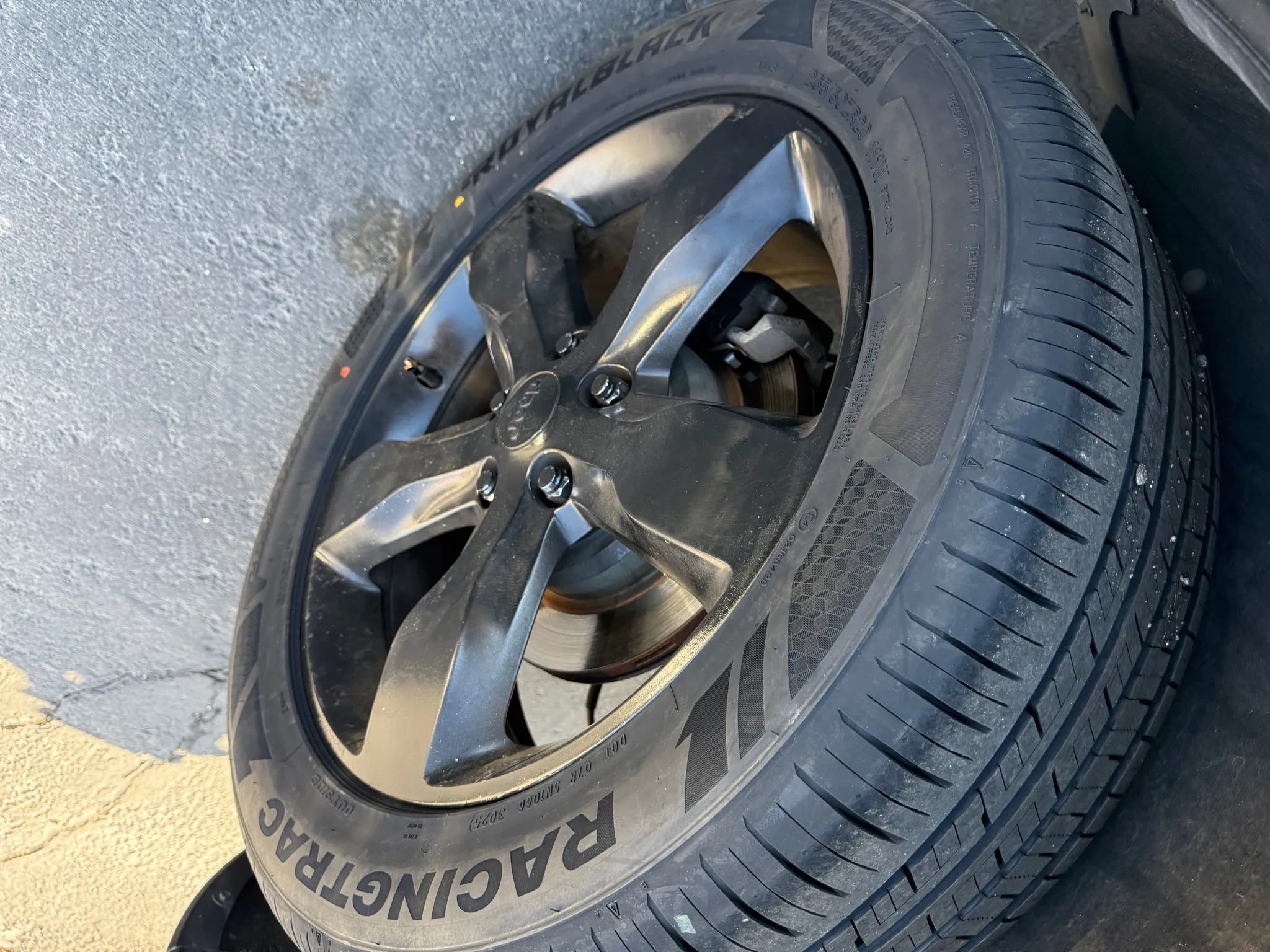 Used 2013 Jeep Grand Cherokee Overland RWD image 24