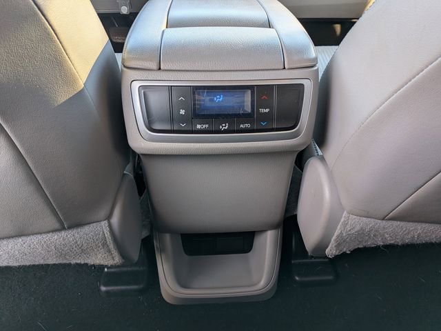 Used 2017 Toyota Highlander Plus image 11